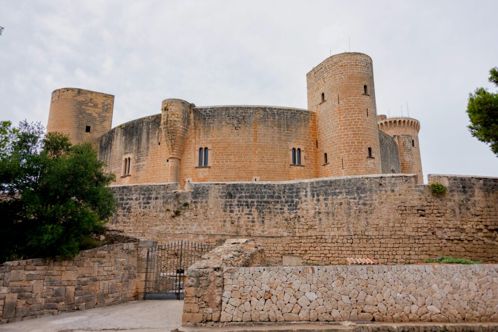 Das Castell de Bellver ist ein Ausflugsziel für Geschichtsinteressierte